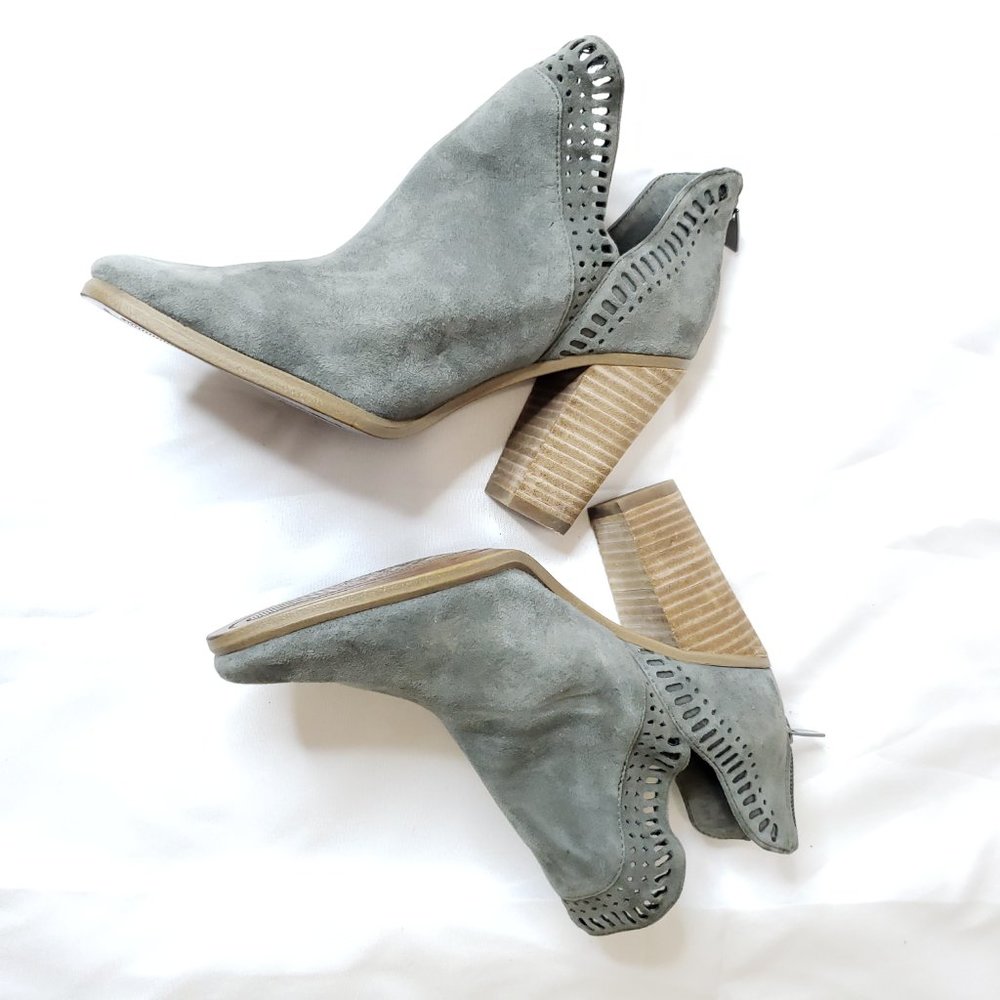 Vince Camuto Fileana Gray Suede Shaft Ankle Booties Size 5.5 - Picture 9 of 10